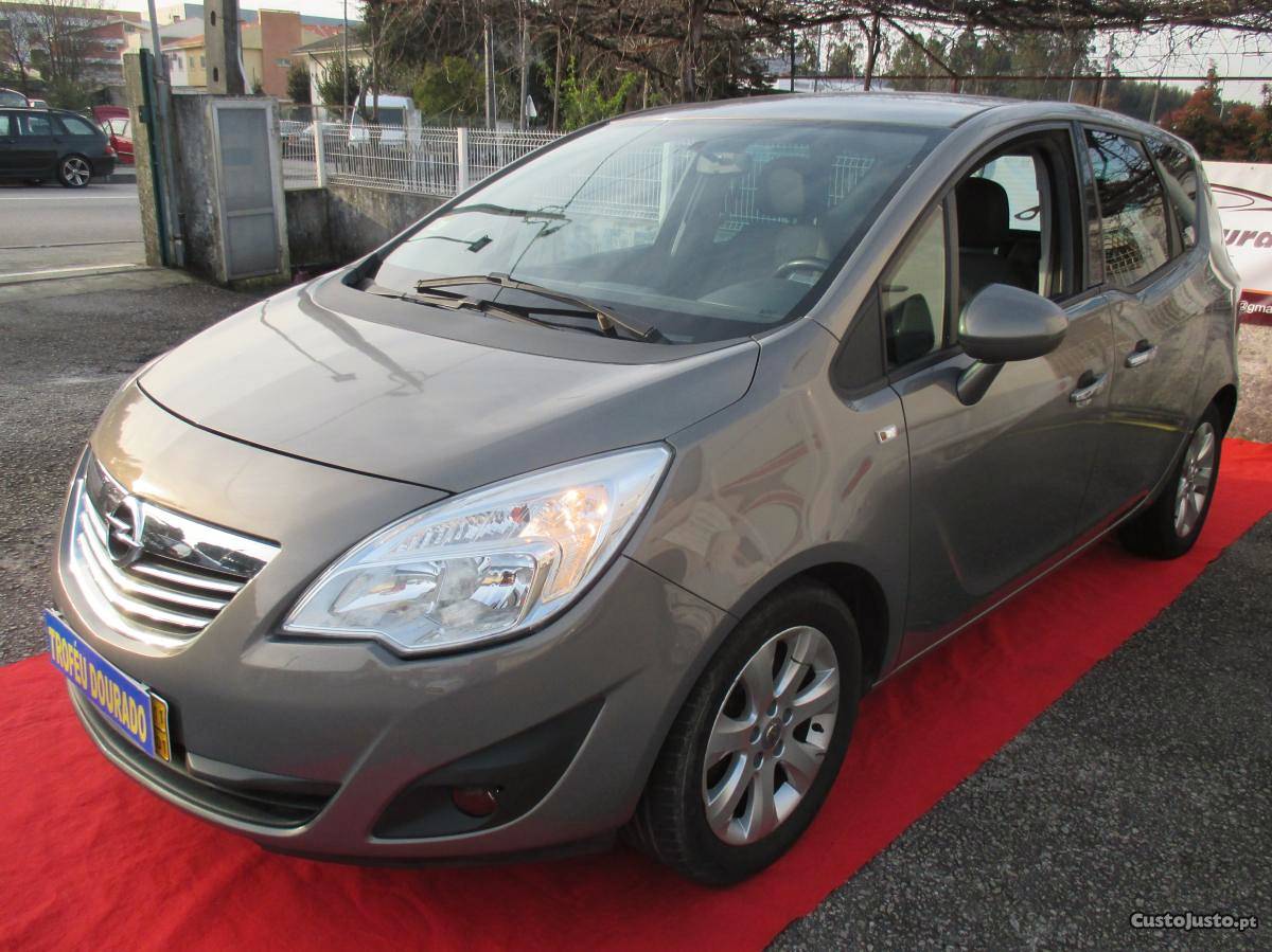 Opel Meriva 5 portas ECO Flex Janeiro/11 - à venda -