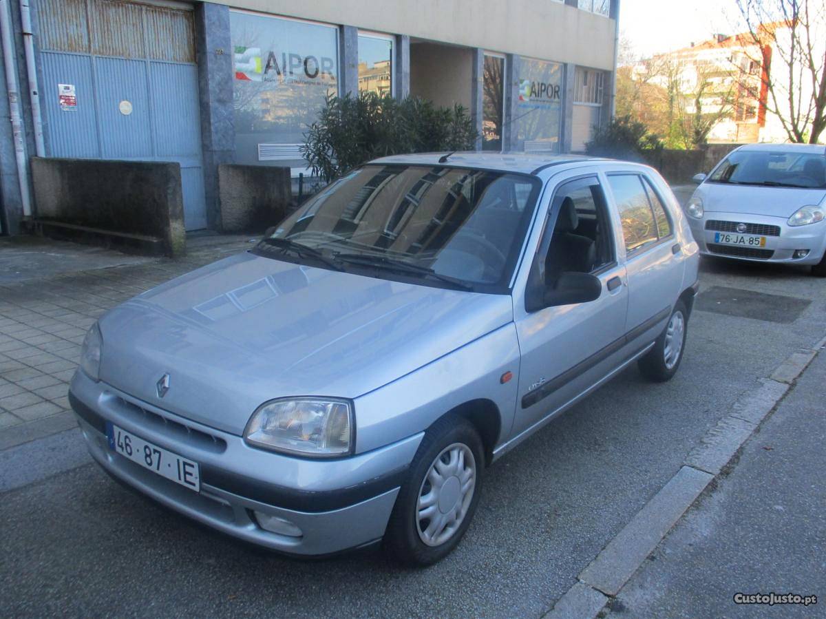Renault Clio direçao assitida Março/97 - à venda -