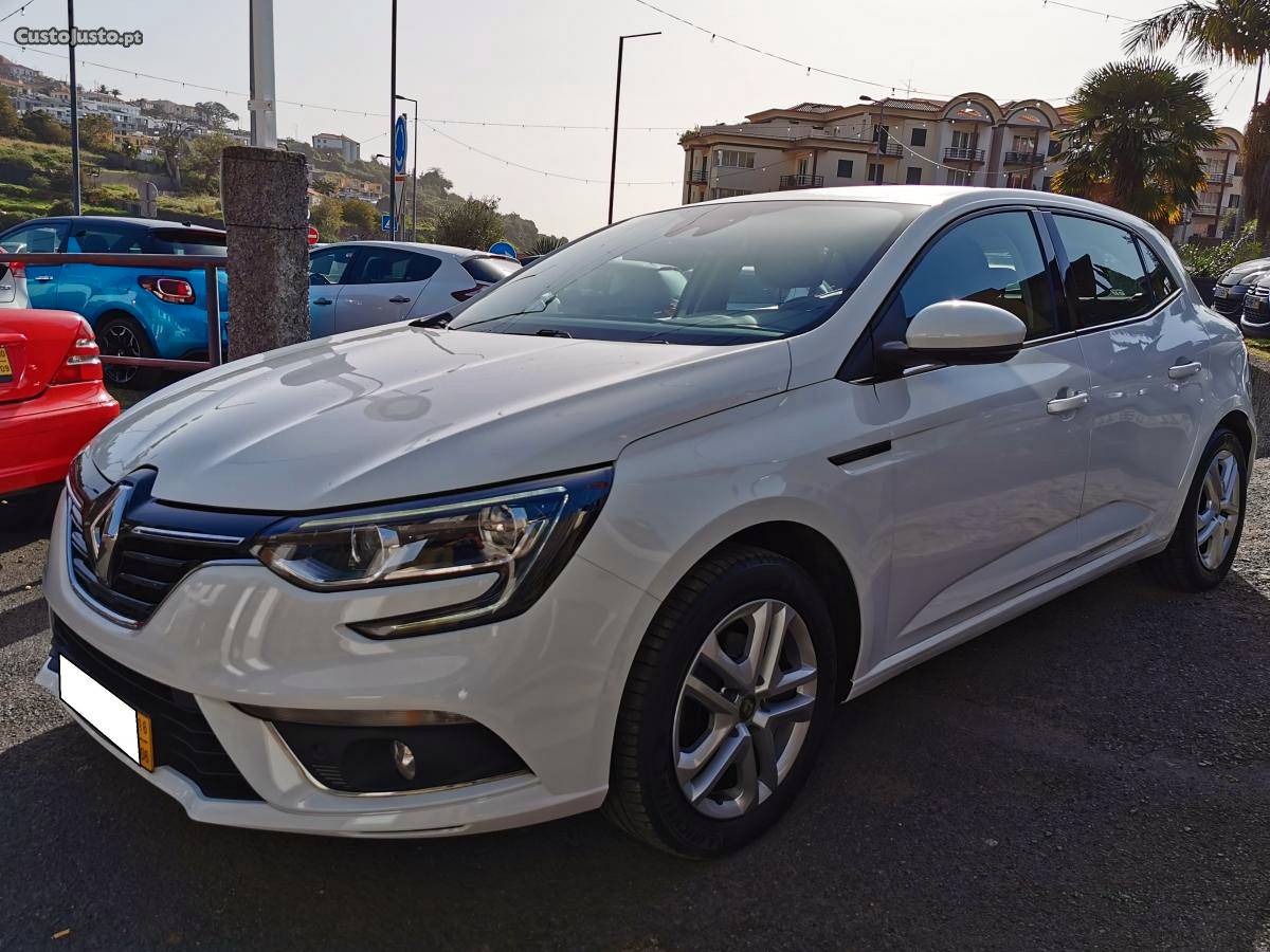 Renault Mégane 1.5dci Zen Junho/16 - à venda - Ligeiros