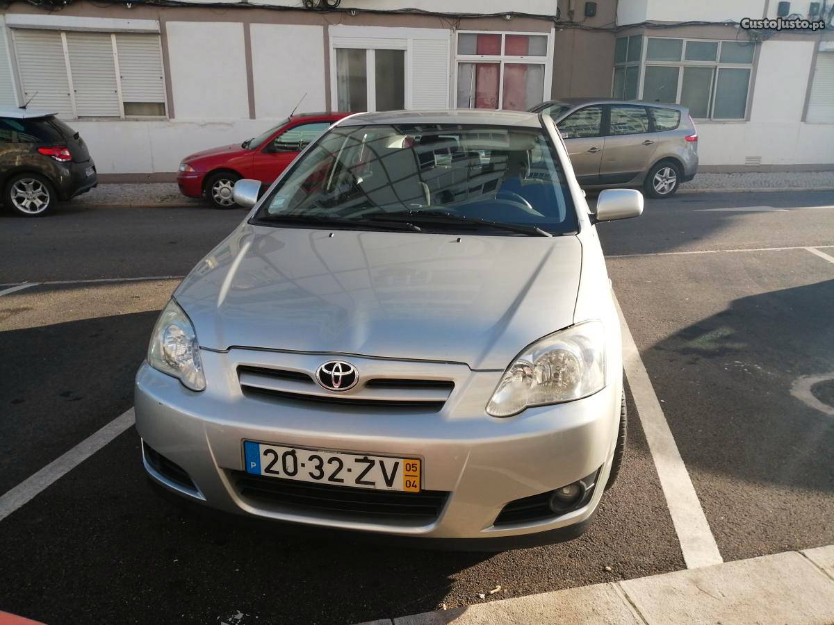 Toyota Corolla 1.4 D4D Abril/05 - à venda - Ligeiros