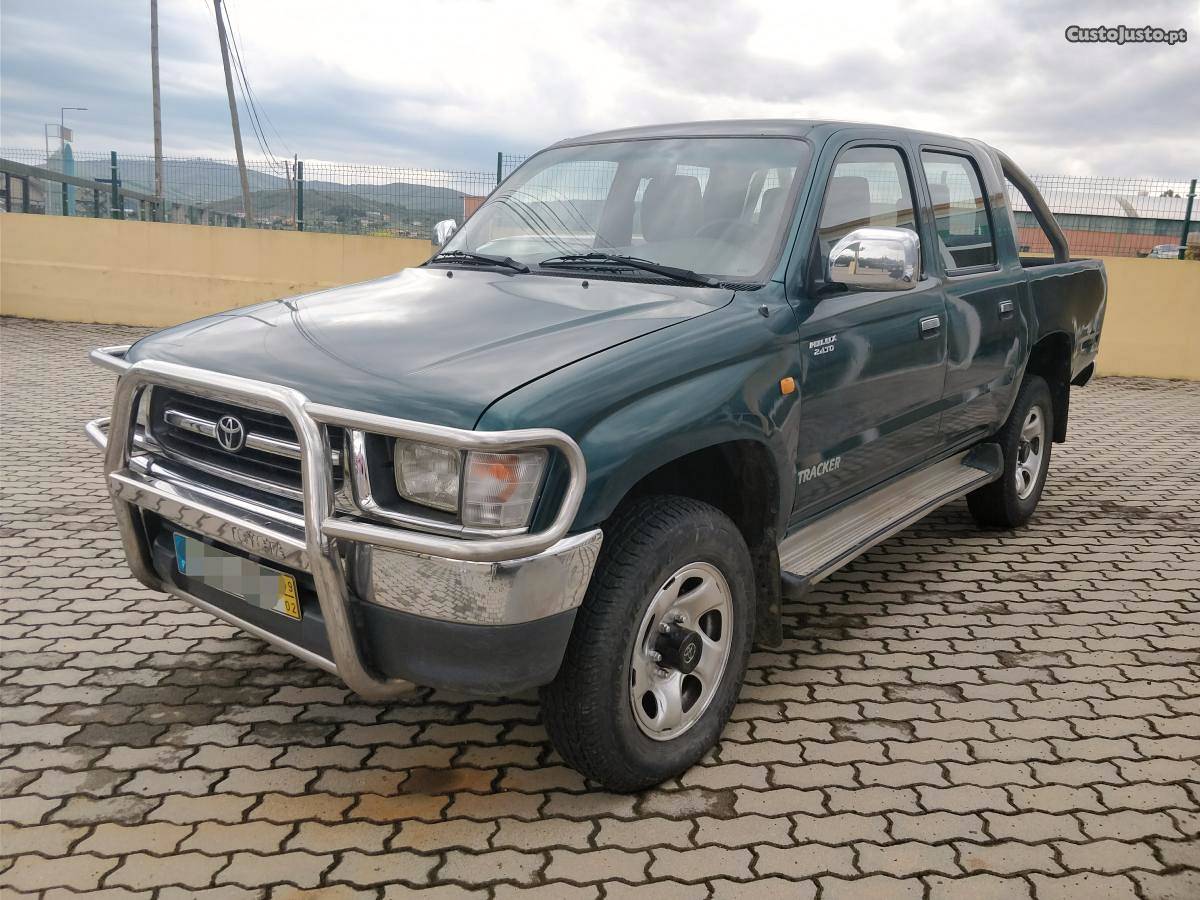 Toyota Hilux Tracker 2.4 Turbo Fevereiro/99 - à venda -