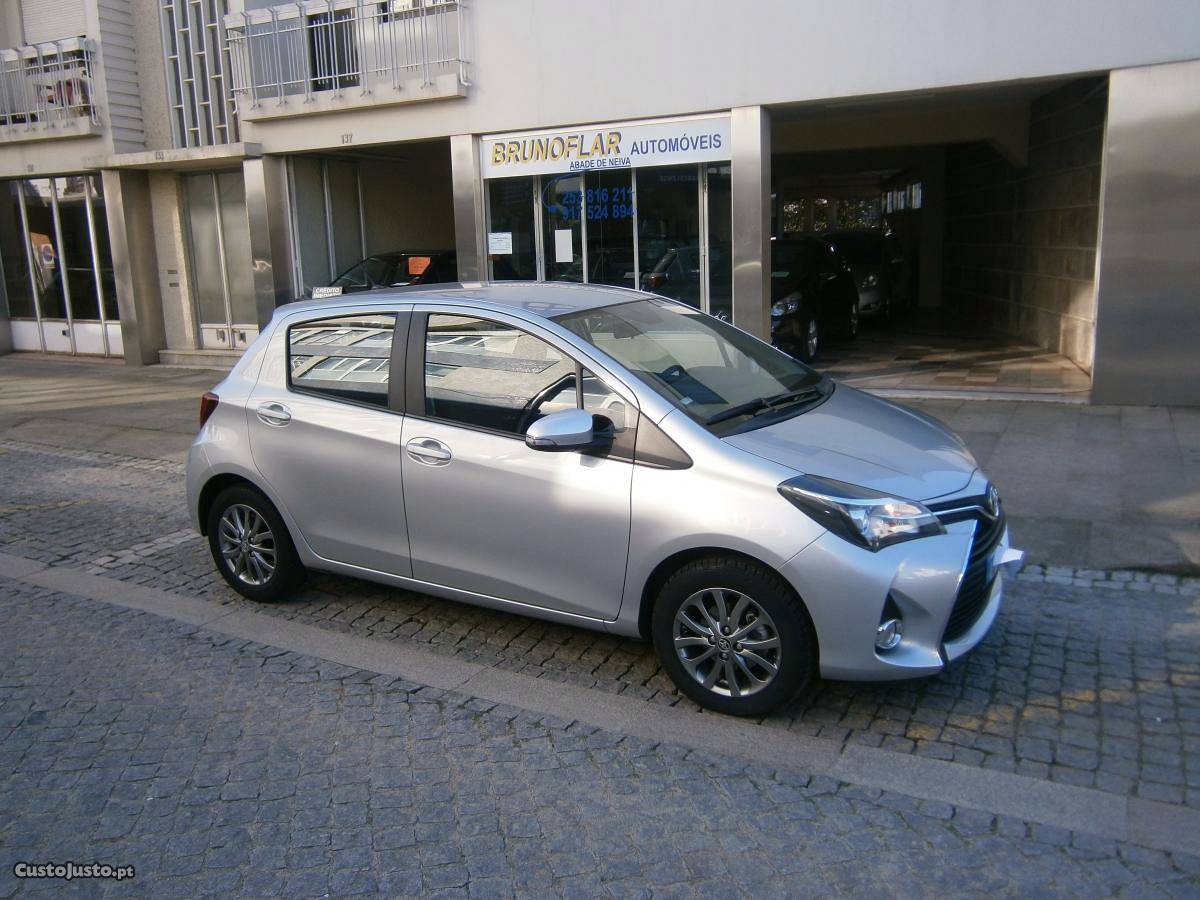 Toyota Yaris COMFORT+PACK STYLE Novembro/16 - à venda -