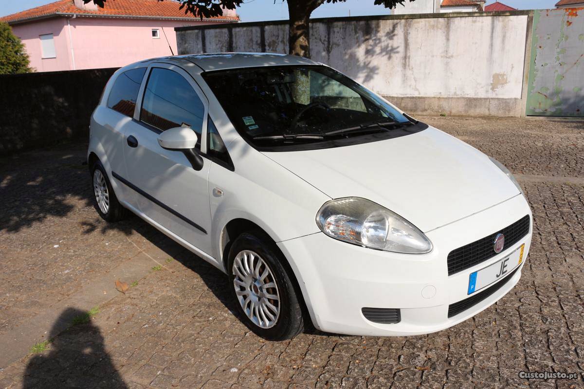 Fiat Grande Punto 1.3 M-Jet Van Maio/10 - à venda -