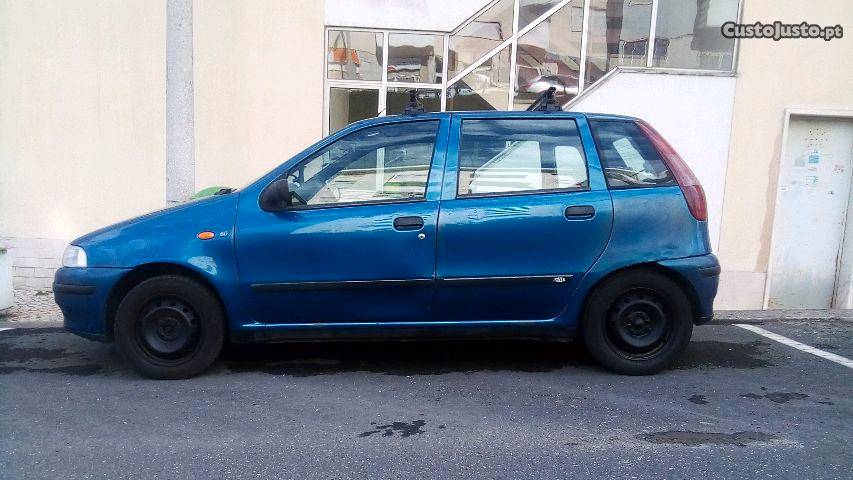 Fiat Punto stily Junho/99 - à venda - Ligeiros Passageiros,