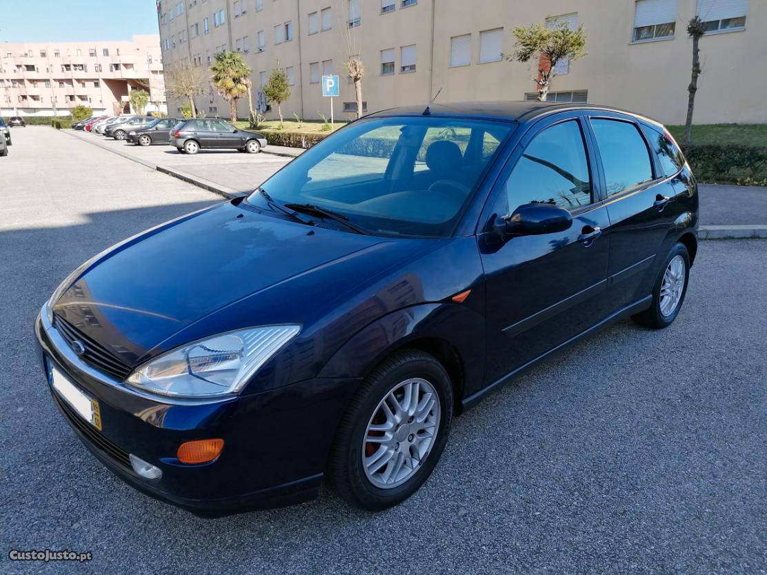 Ford Focus Barato Janeiro/99 - à venda - Ligeiros