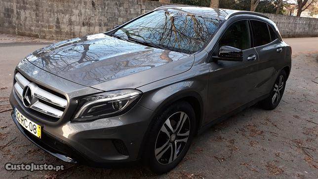 Mercedes-Benz A 180 GLA Sport edition Março/16 - à venda -