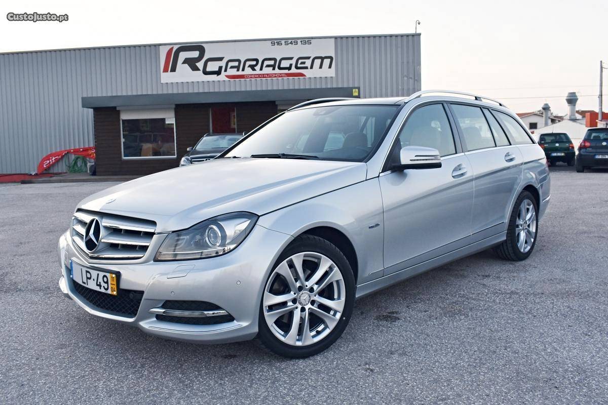 Mercedes-Benz C 250 Avantgarde 4-Matic Abril/11 - à venda -