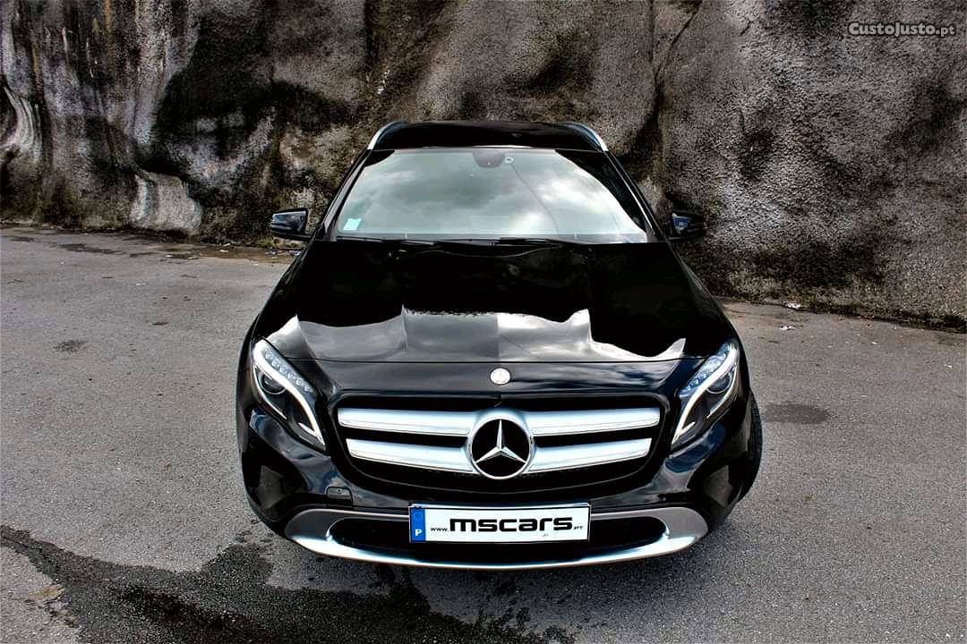 Mercedes-Benz GLA 180 URBAN Julho/15 - à venda - Monovolume