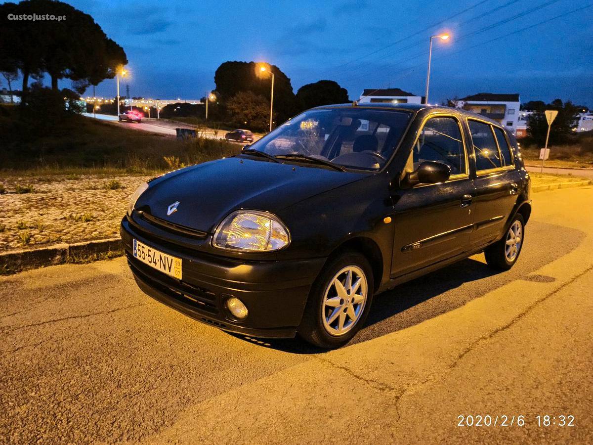 Renault Clio 1.4 Julho/99 - à venda - Ligeiros Passageiros,