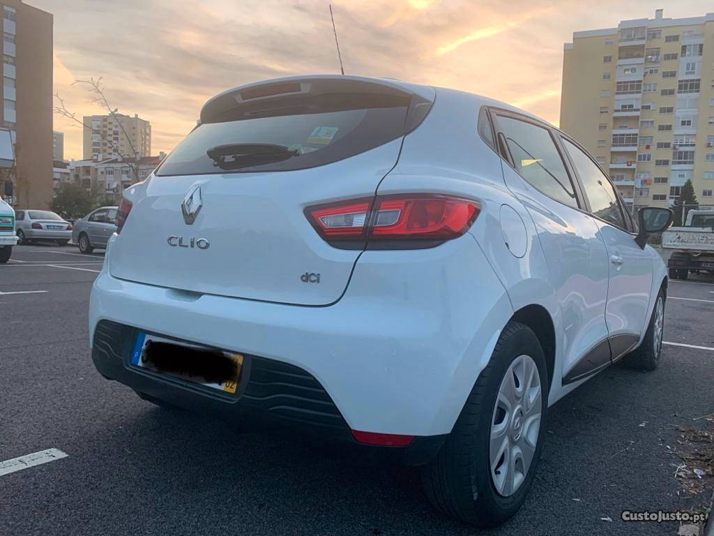 Renault Clio IV Maio/15 - à venda - Ligeiros Passageiros,