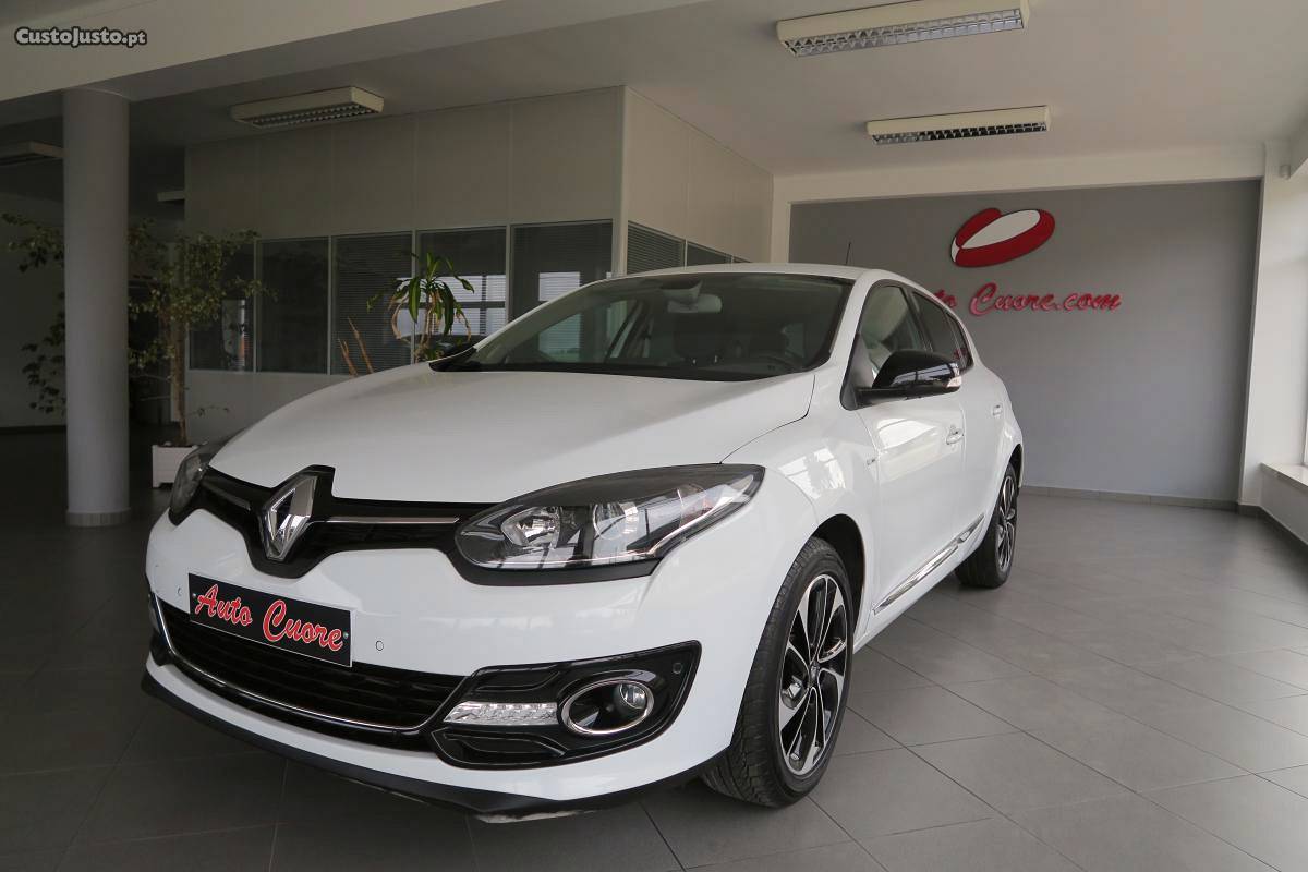 Renault Mégane 1.5 DCi Bose Junho/15 - à venda - Ligeiros