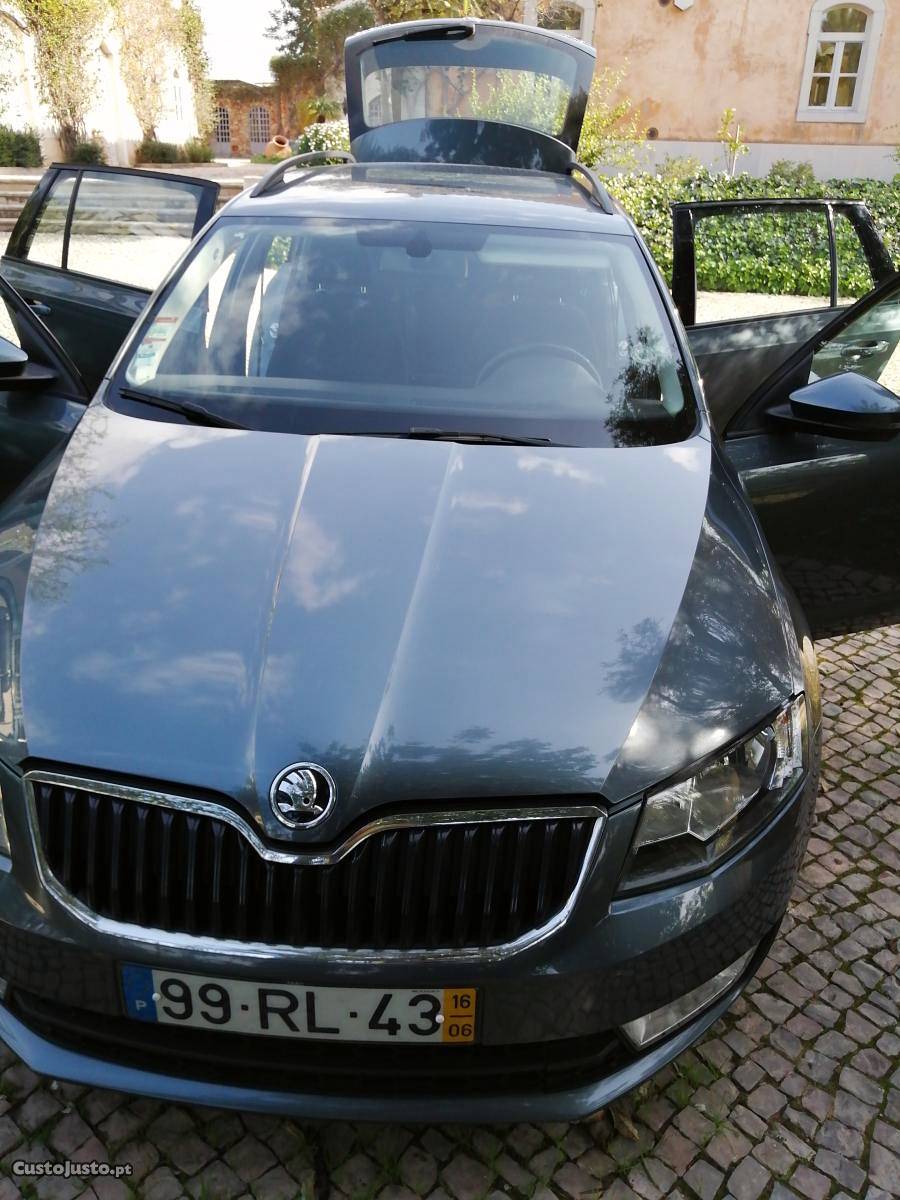 Skoda Octavia Combi Junho/16 - à venda - Ligeiros