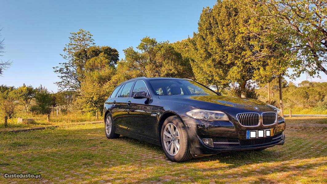 BMW 520 touring km Junho/11 - à venda - Ligeiros