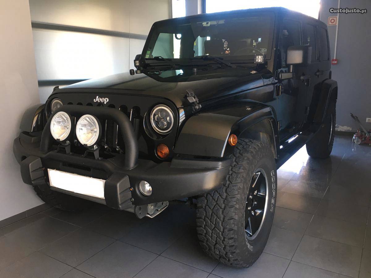 Jeep Wrangler 2.8CRD SAHARA AUT. Maio/09 - à venda -