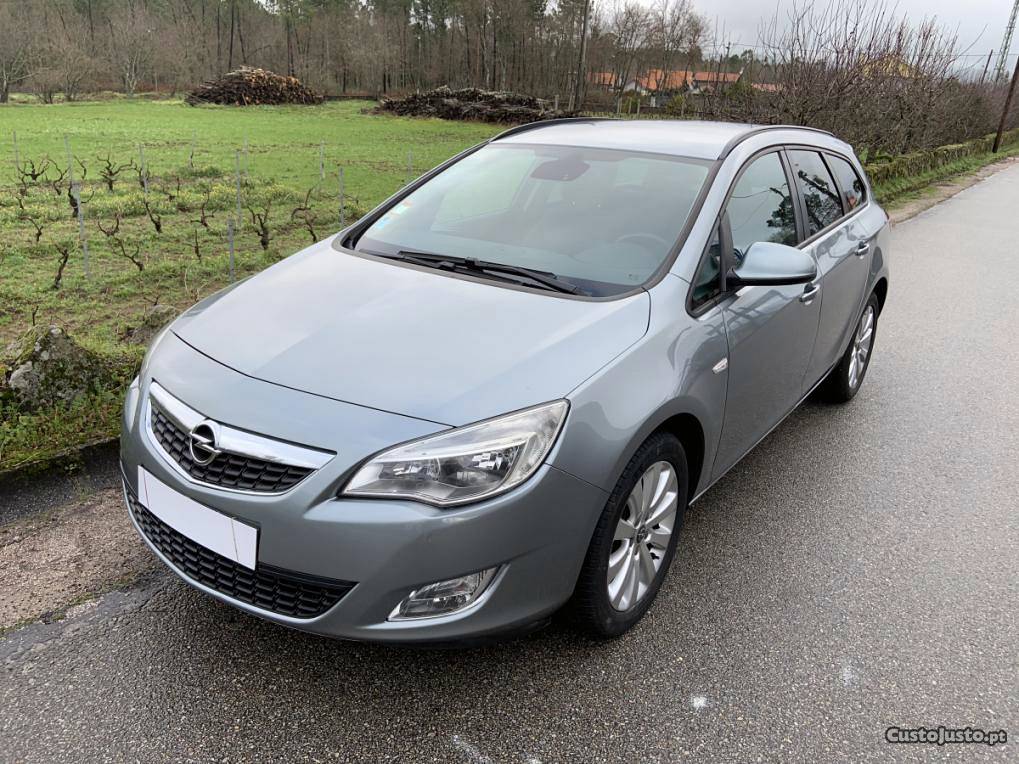 Opel Astra Cosmo 1.7 Cdti Setembro/11 - à venda - Ligeiros