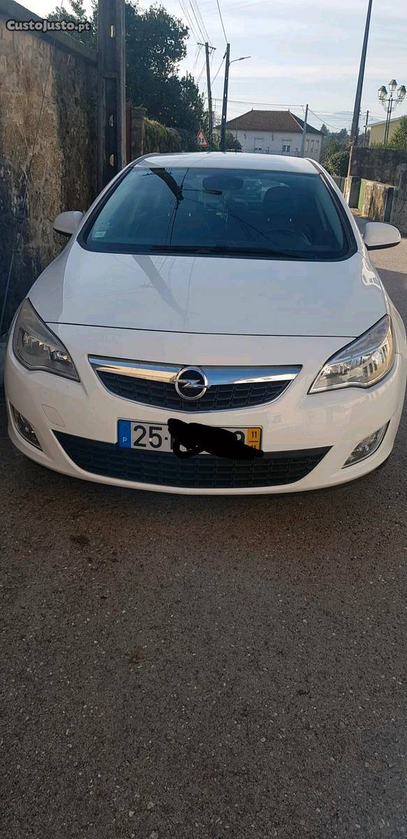 Opel Astra Cosmo cv Novembro/11 - à venda - Ligeiros