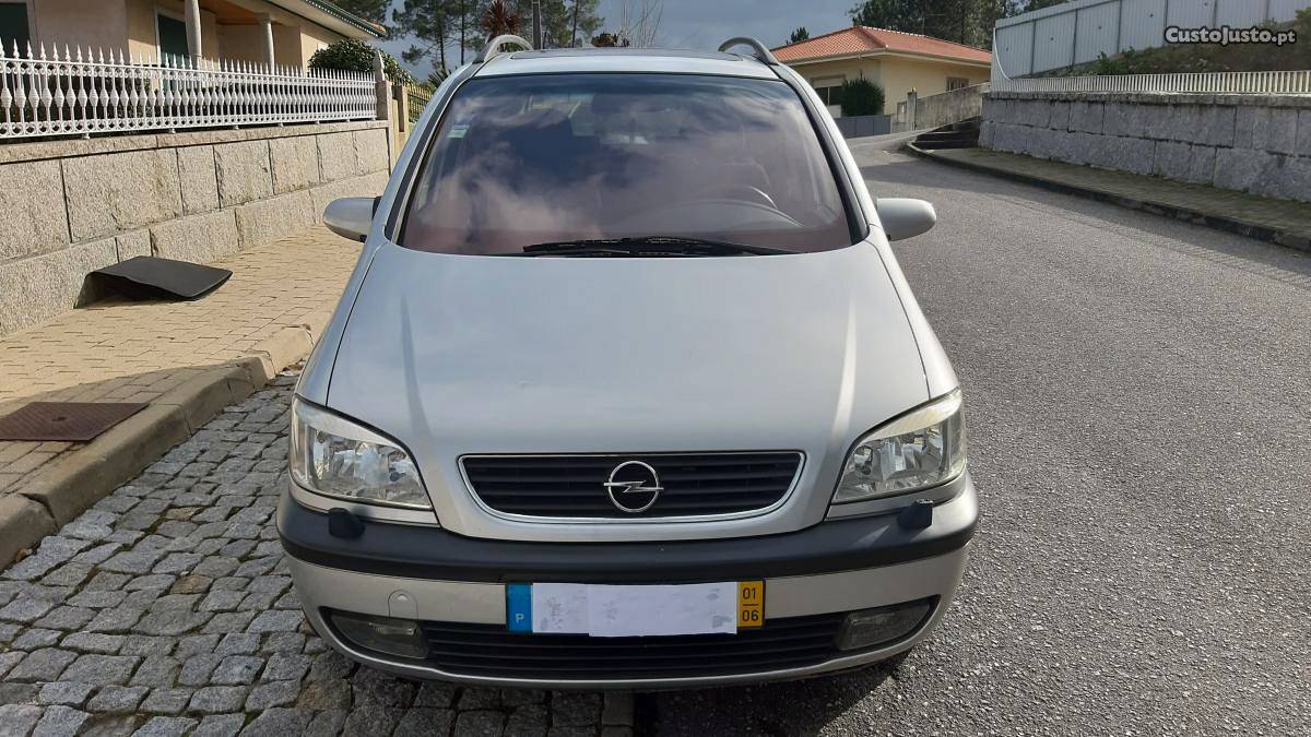 Opel Zafira 5 portas Junho/01 - à venda - Ligeiros