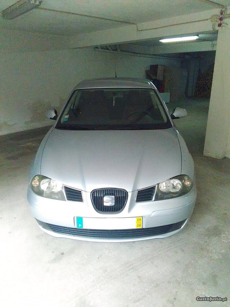 Seat Cordoba 1.2 Reference Junho/05 - à venda - Ligeiros