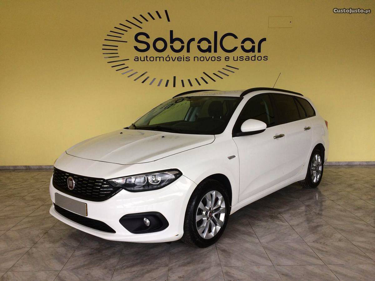 Fiat Tipo 1.3 M-Jet Lounge Junho/17 - à venda - Ligeiros