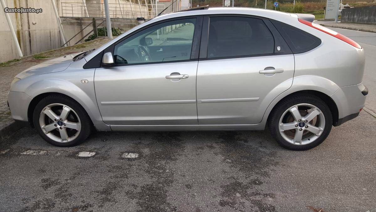 Ford Focus 1.6TDCI GUIA Dezembro/05 - à venda - Ligeiros