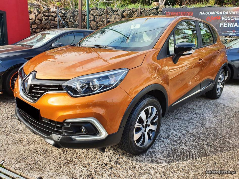 Renault Captur 0.9 TCE ZEN Junho/18 - à venda - Ligeiros