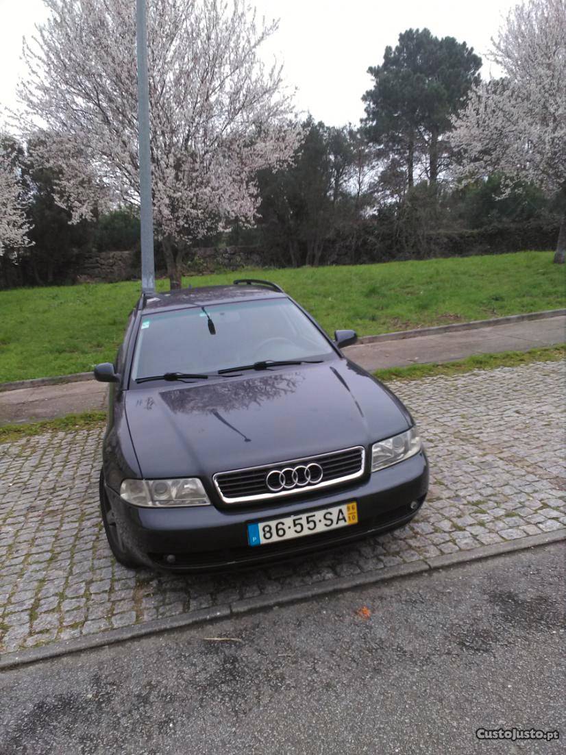 Audi A4 Avant Outubro/96 - à venda - Ligeiros Passageiros,