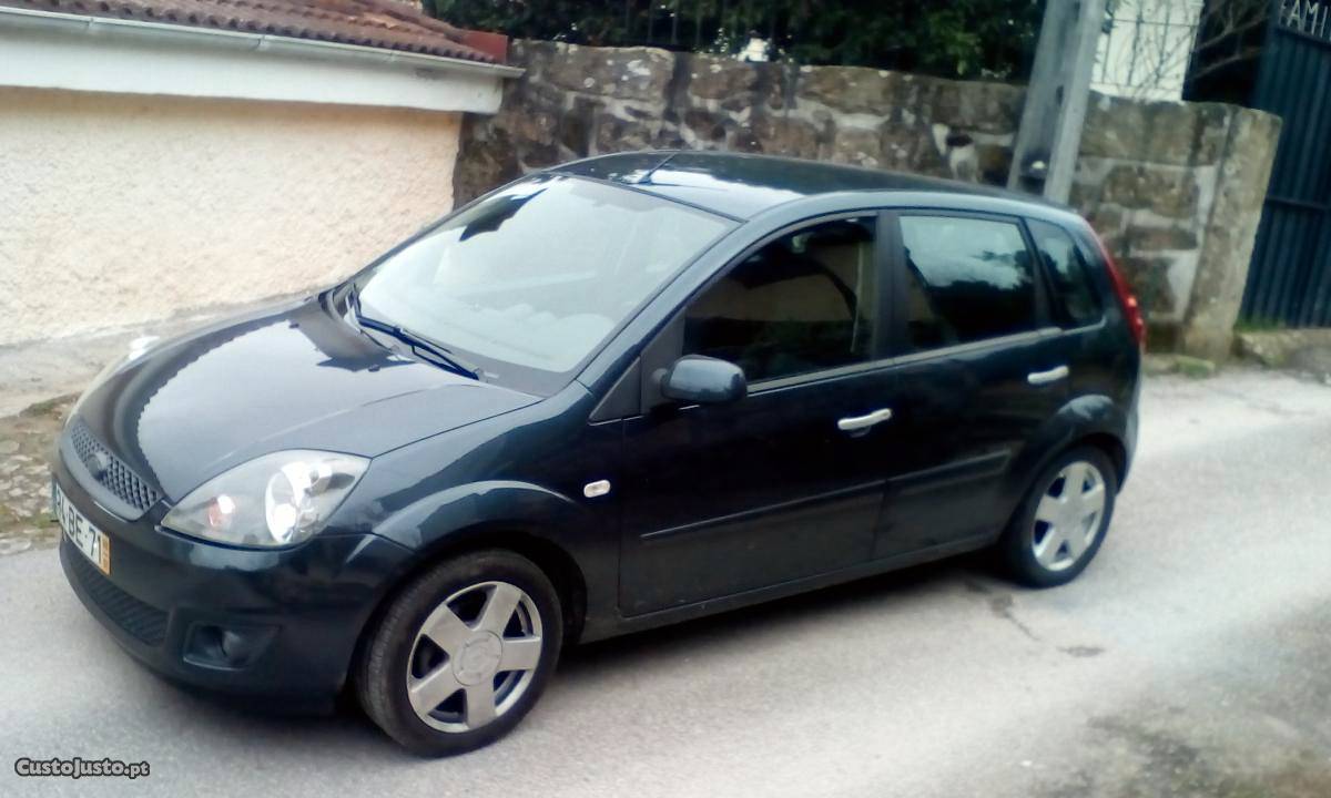 Ford Fiesta 1.4 TDci Janeiro/06 - à venda - Ligeiros