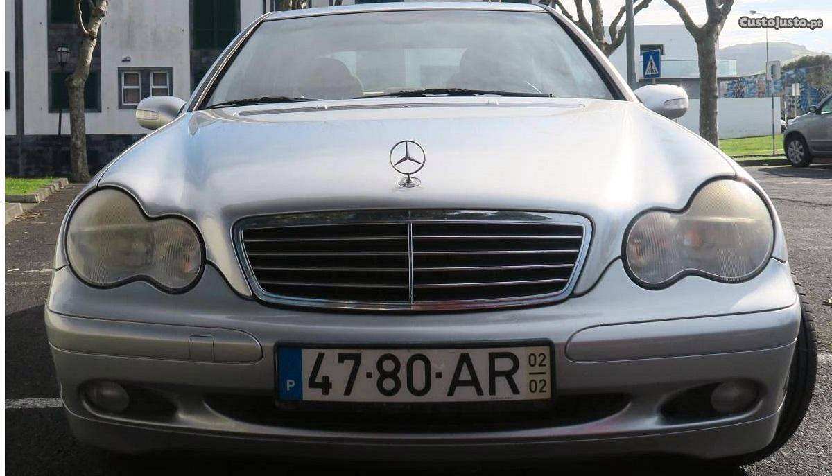 Mercedes-Benz C 200 Classic Fevereiro/02 - à venda -