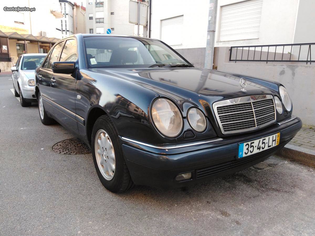 Mercedes-Benz E 220 Elegance 220D Junho/98 - à venda -