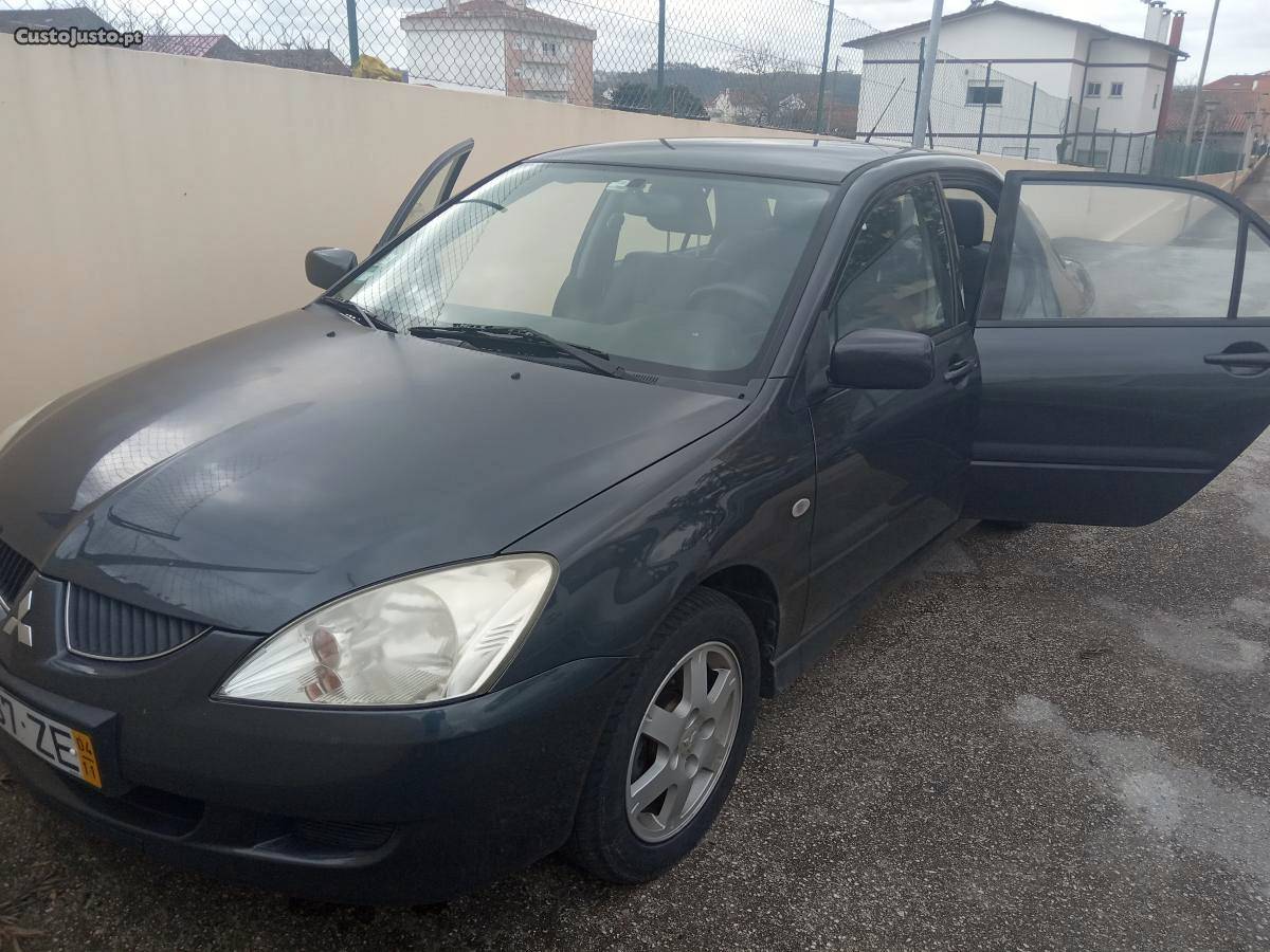 Mitsubishi Lancer Confort Maio/04 - à venda - Ligeiros