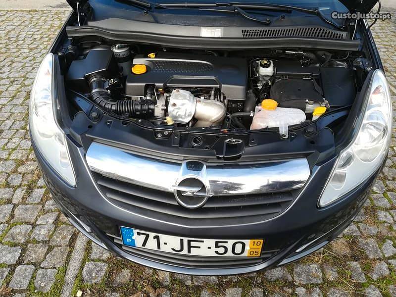 Opel Corsa 1.3 CDTI ECOFLEX Maio/10 - à venda - Ligeiros