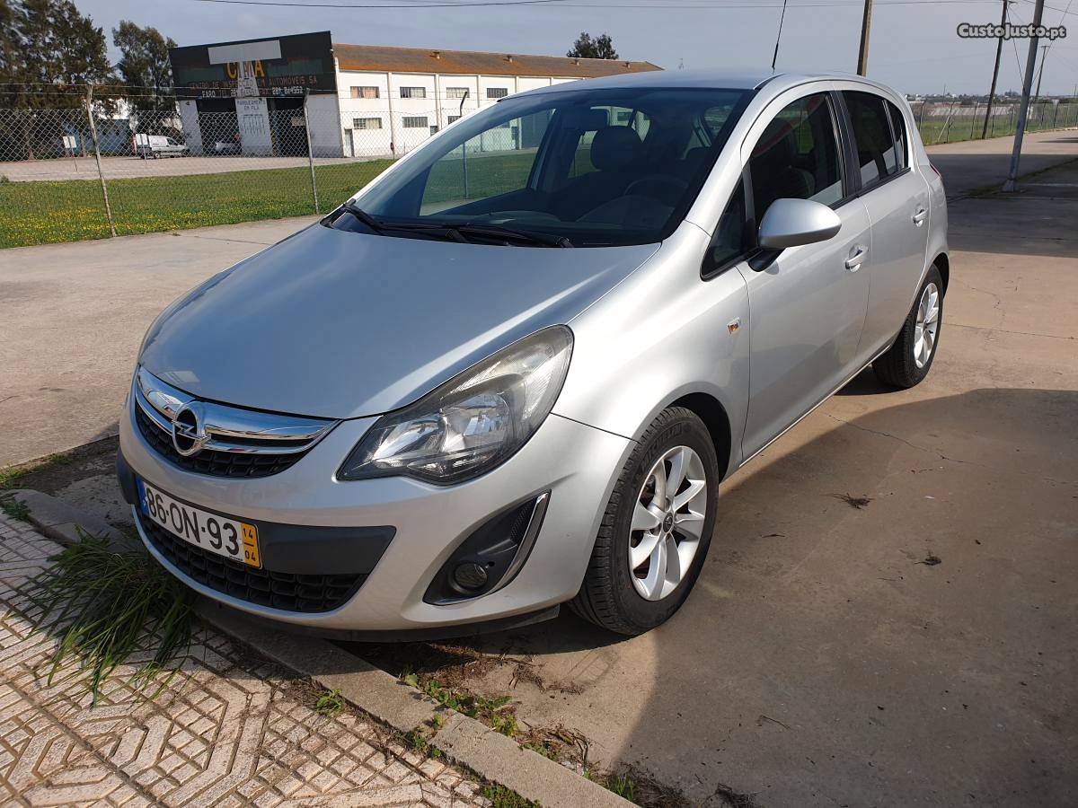 Opel Corsa Automatico Abril/14 - à venda - Ligeiros