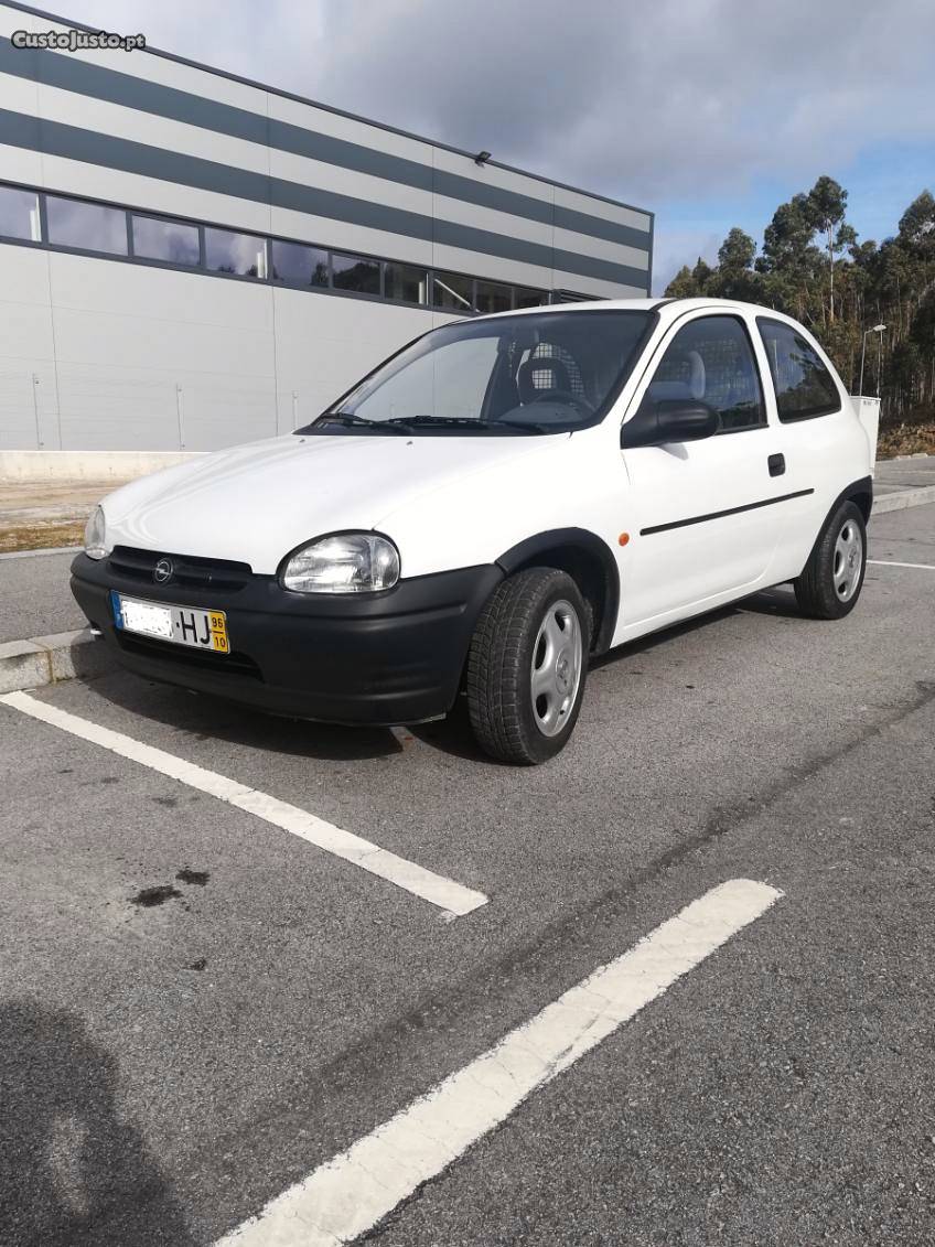Opel Corsa VAN Outubro/96 - à venda - Comerciais / Van,