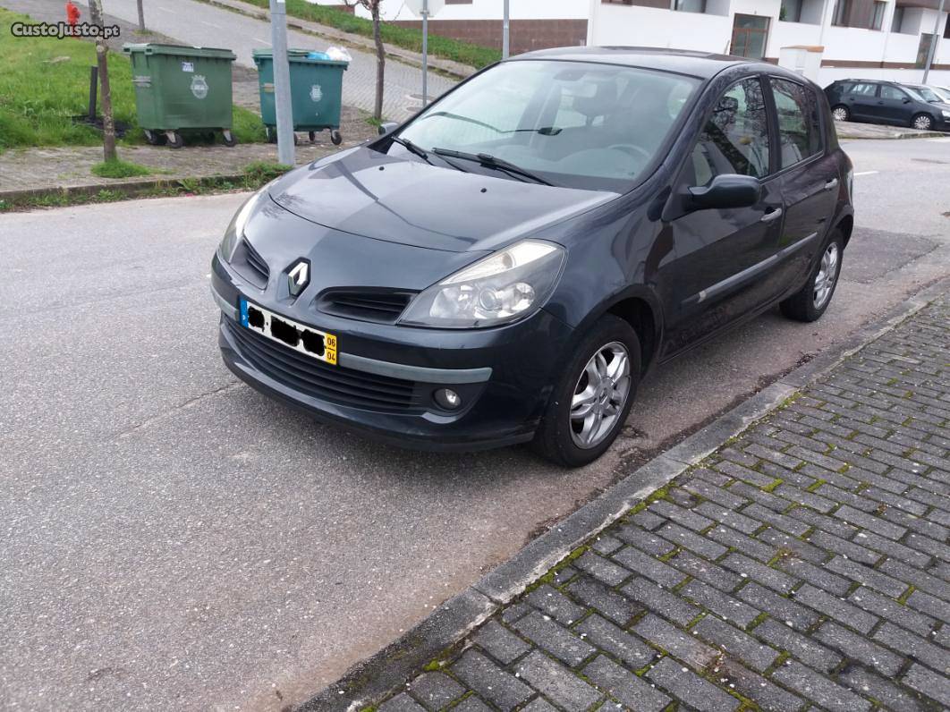 Renault Clio kms Abril/06 - à venda - Ligeiros