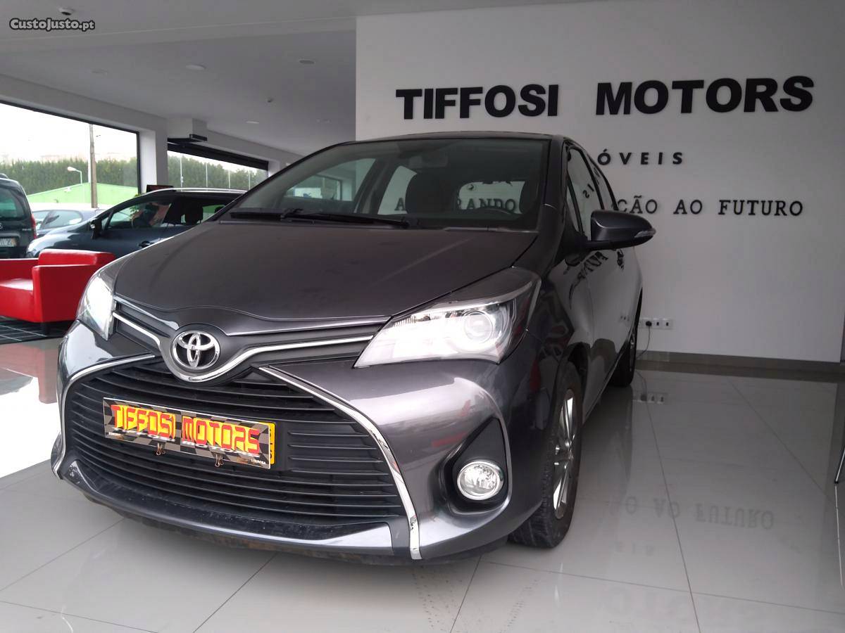 Toyota Yaris 1.0 VVT-i Comfort Junho/16 - à venda -