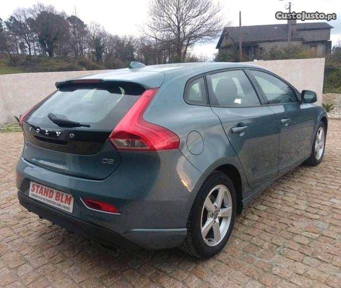 Volvo V40 Janeiro/15 - à venda - Ligeiros Passageiros,