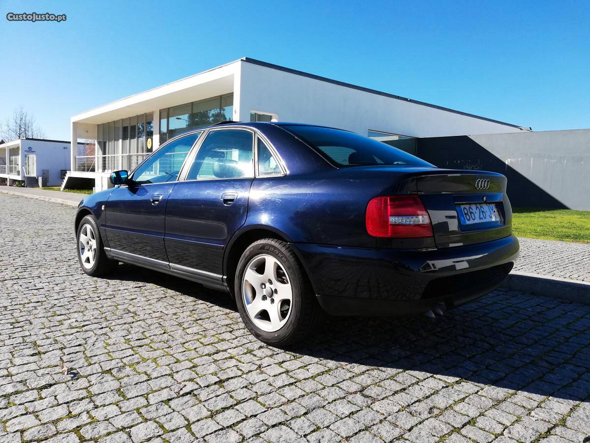 Audi A4 sport Abril/98 - à venda - Ligeiros Passageiros,