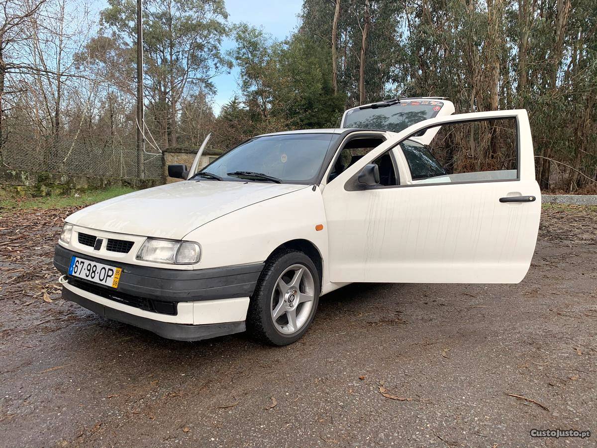 Seat Ibiza 6k Agosto/95 - à venda - Ligeiros Passageiros,