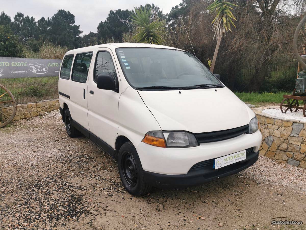 Toyota HiAce 2.5 D 9 lugares Setembro/00 - à venda -