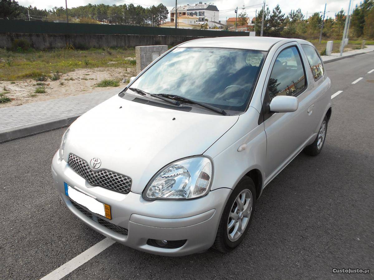 Toyota Yaris Automático-Kms Setembro/04 - à venda -