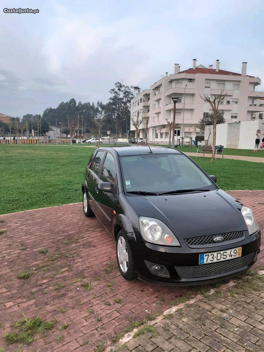 Ford Fiesta 1.4diesel tdci Julho/07 - à venda - Ligeiros