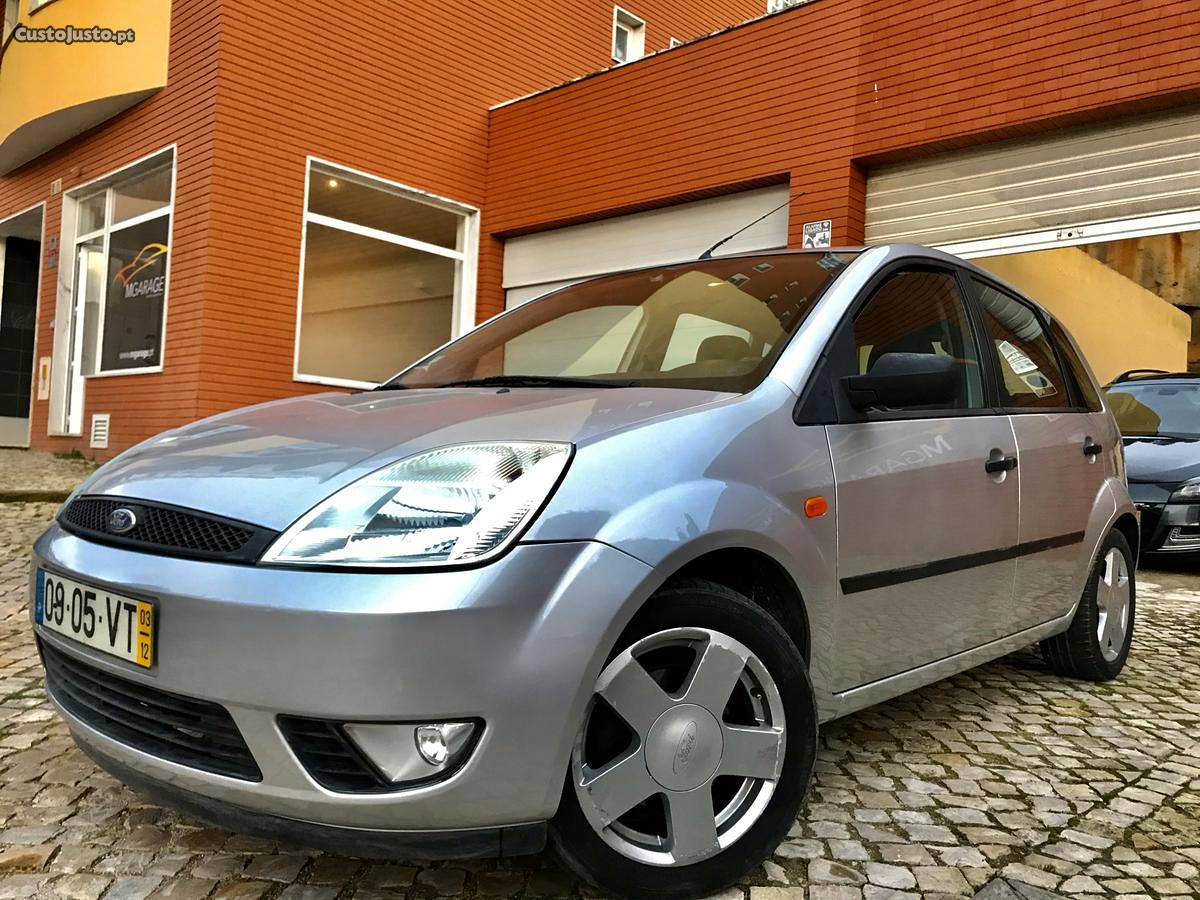 Ford Fiesta v c/Garantia Dezembro/03 - à venda -