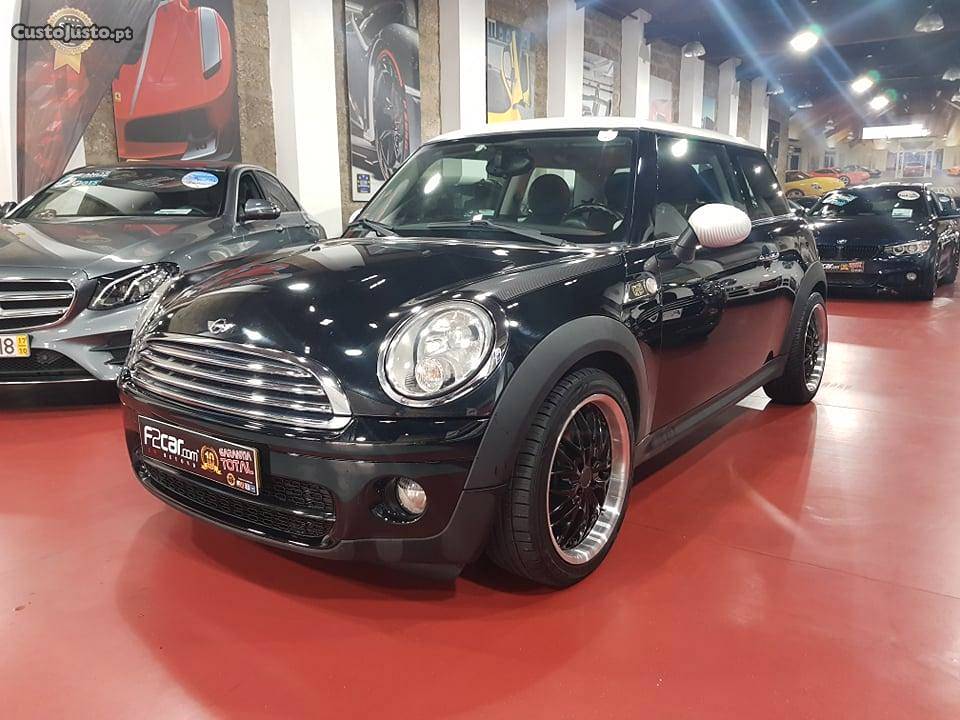 MINI Cooper 1.6 D Camden Edition Outubro/10 - à venda -