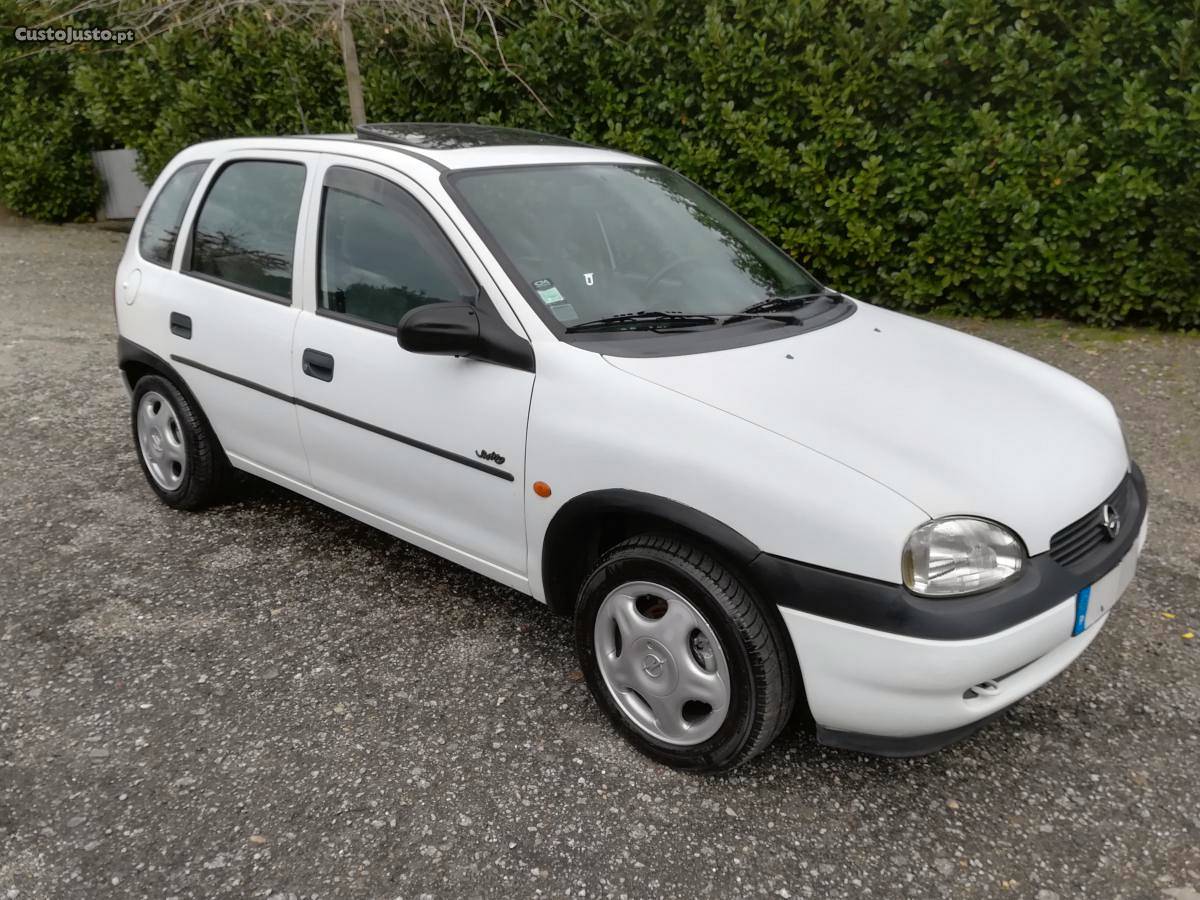 Opel Corsa 1.0 C/novo (ver) Dezembro/97 - à venda -