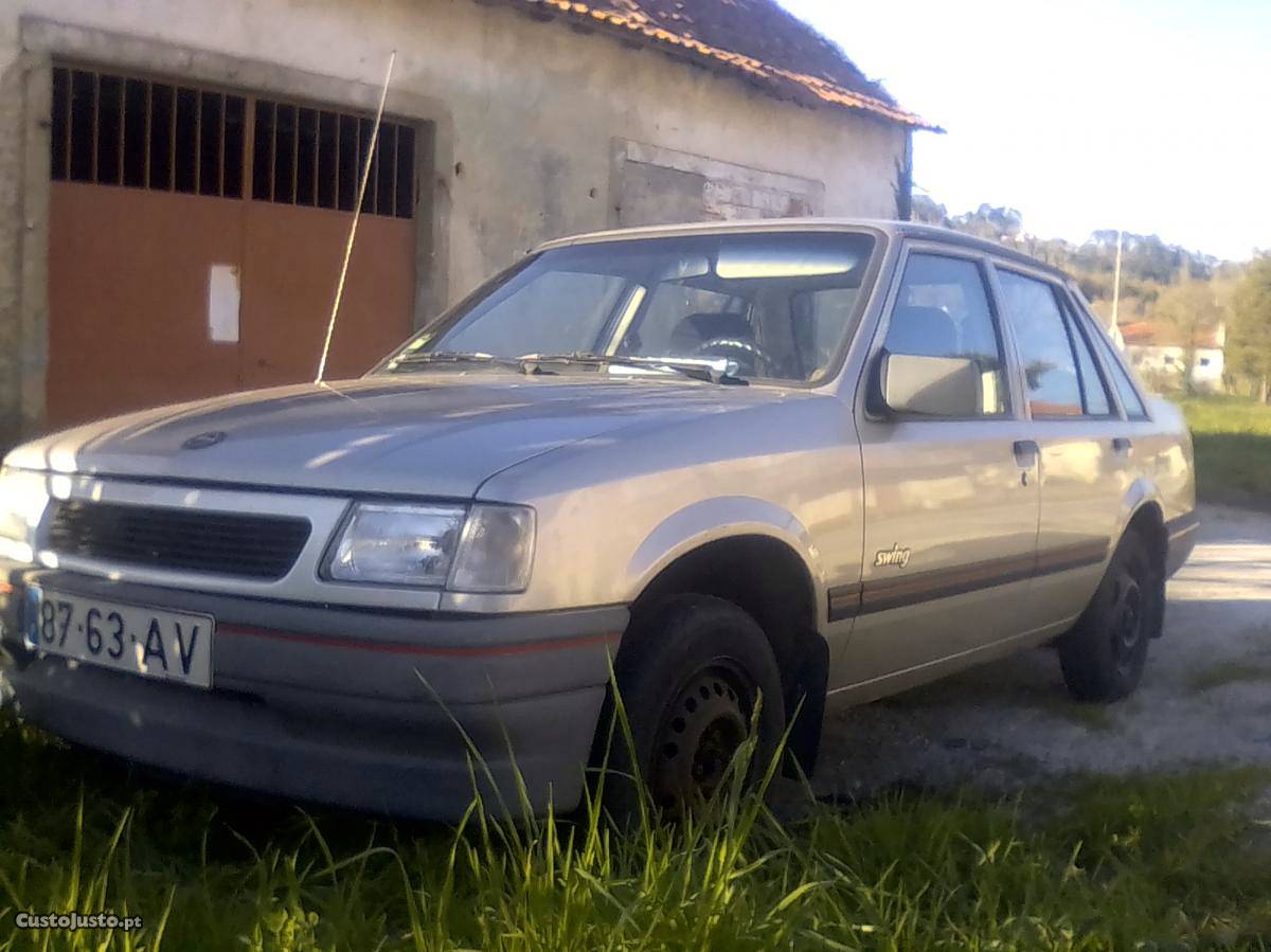 Opel Corsa 1.2 S Agosto/92 - à venda - Ligeiros