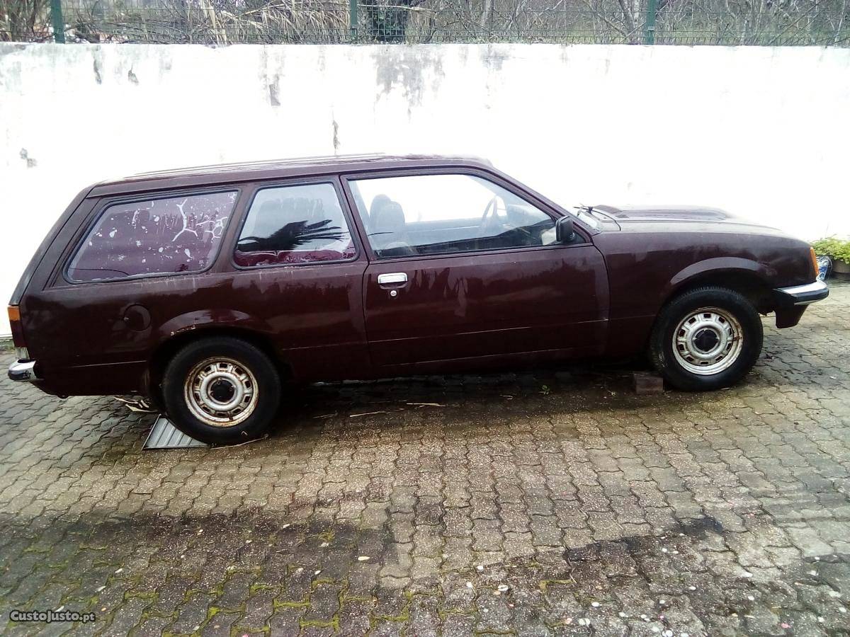 Opel Rekord Van Abril/83 - à venda - Comerciais / Van,