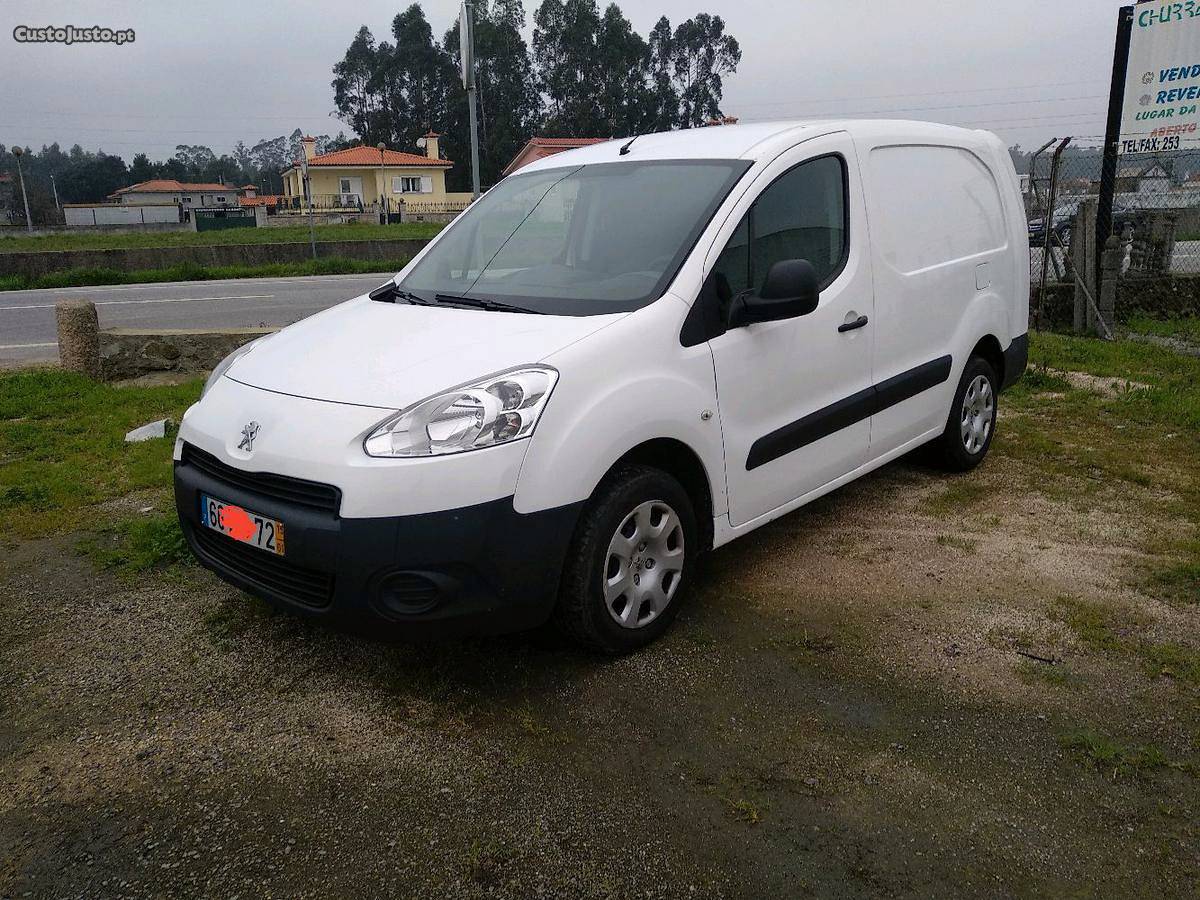 Peugeot Partner XL Janeiro/15 - à venda - Comerciais / Van,