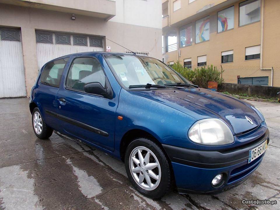 Renault Clio 1,2 Com Dirc Assit Março/99 - à venda -
