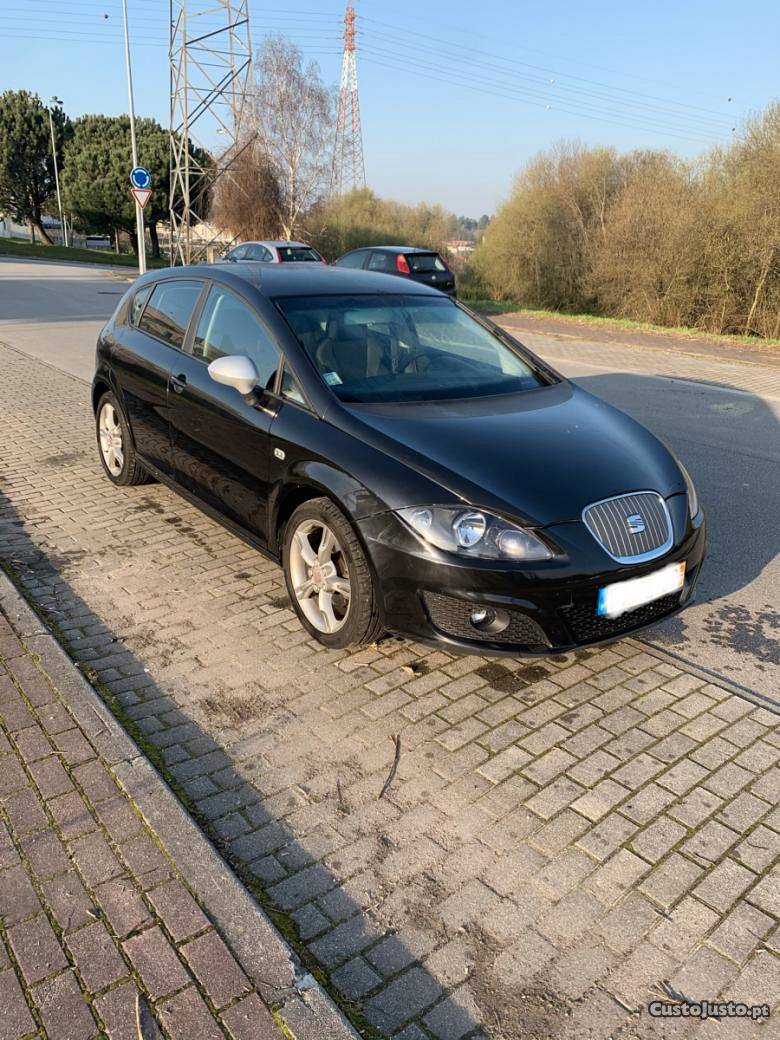 Seat Leon 1.6 tdi Sport UP Maio/10 - à venda - Ligeiros