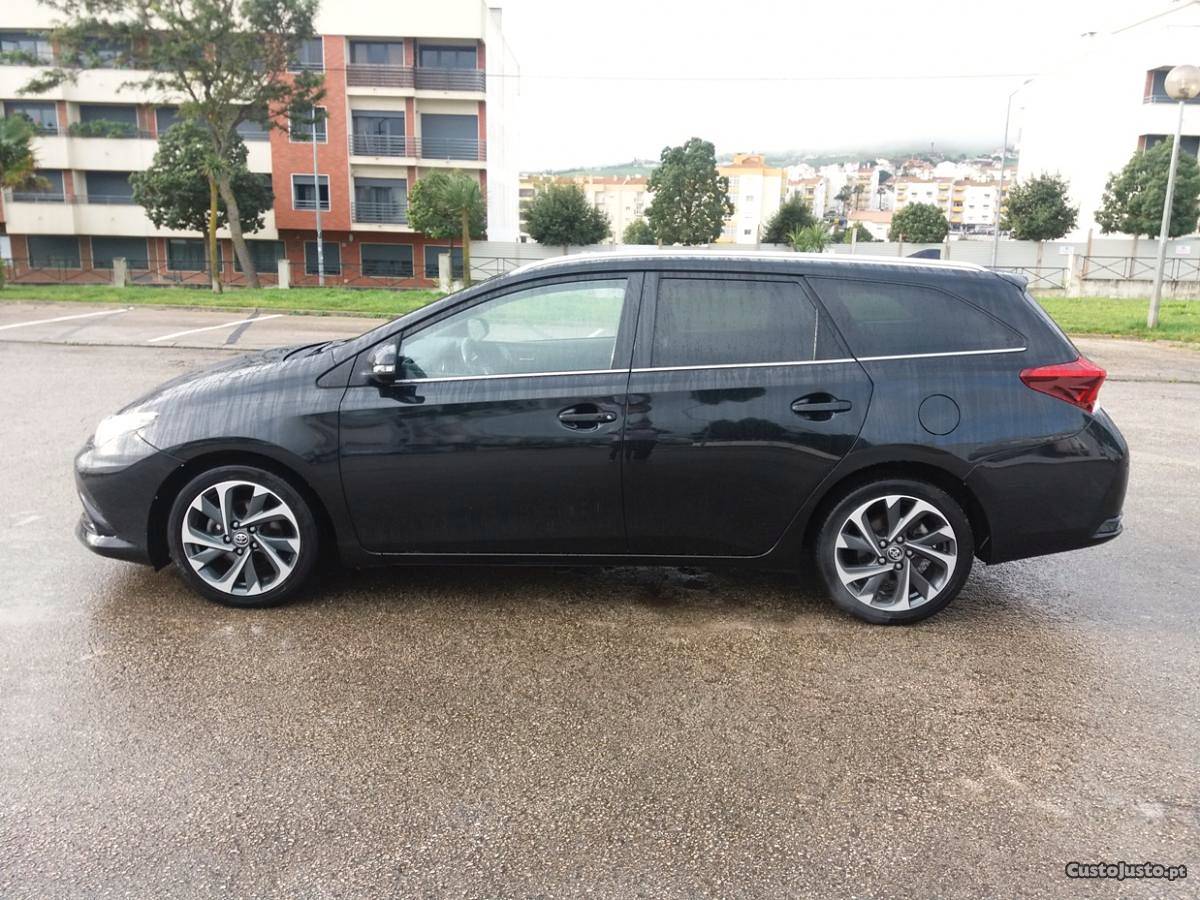 Toyota Auris TS 1.4 D-4D 90cv Julho/16 - à venda - Ligeiros